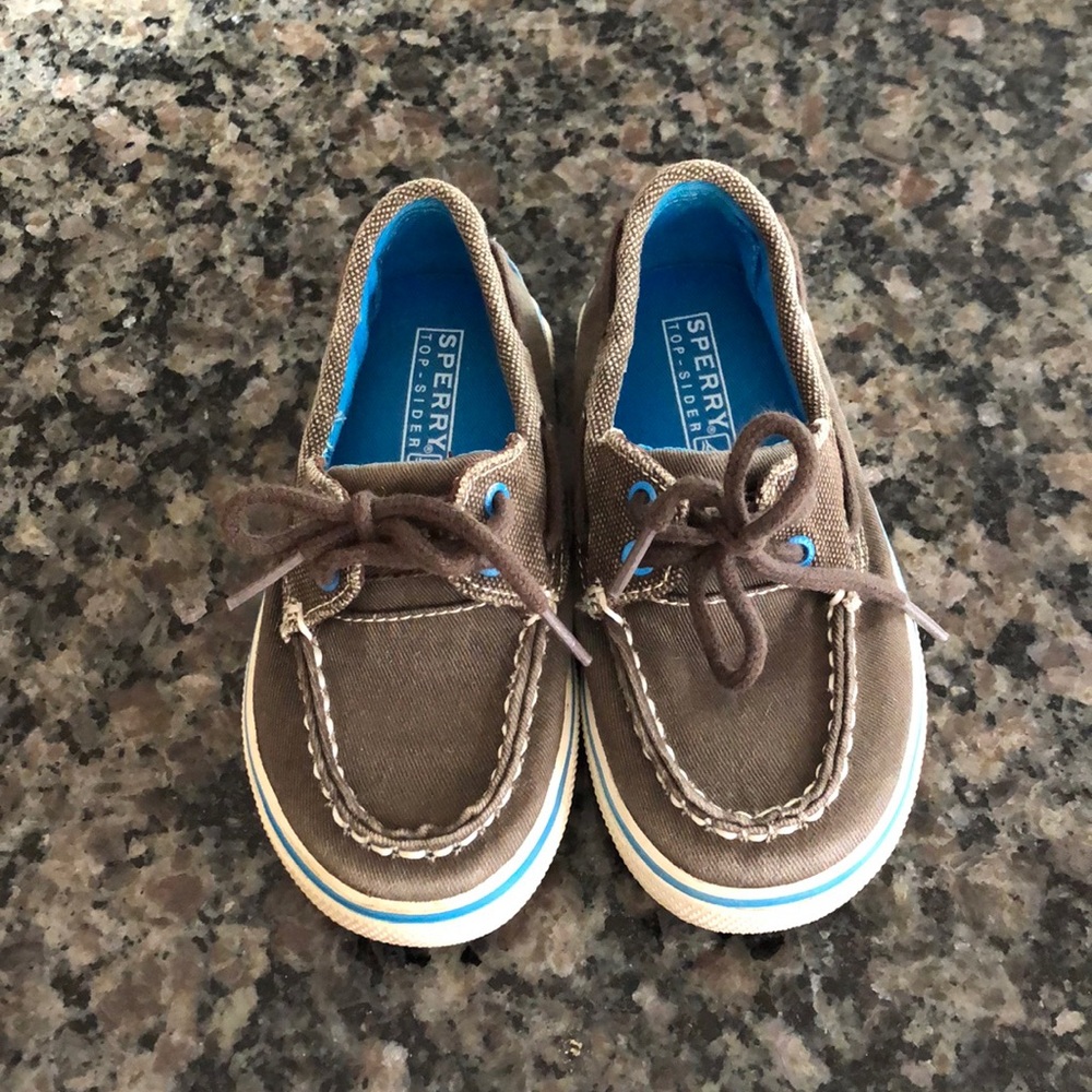 Brown Sperry boat shoes size 9.5 toddler